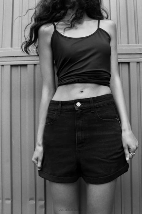1975 High-Waisted Mom Fit Denim Shorts 822X545 Zara Clothing Women Black